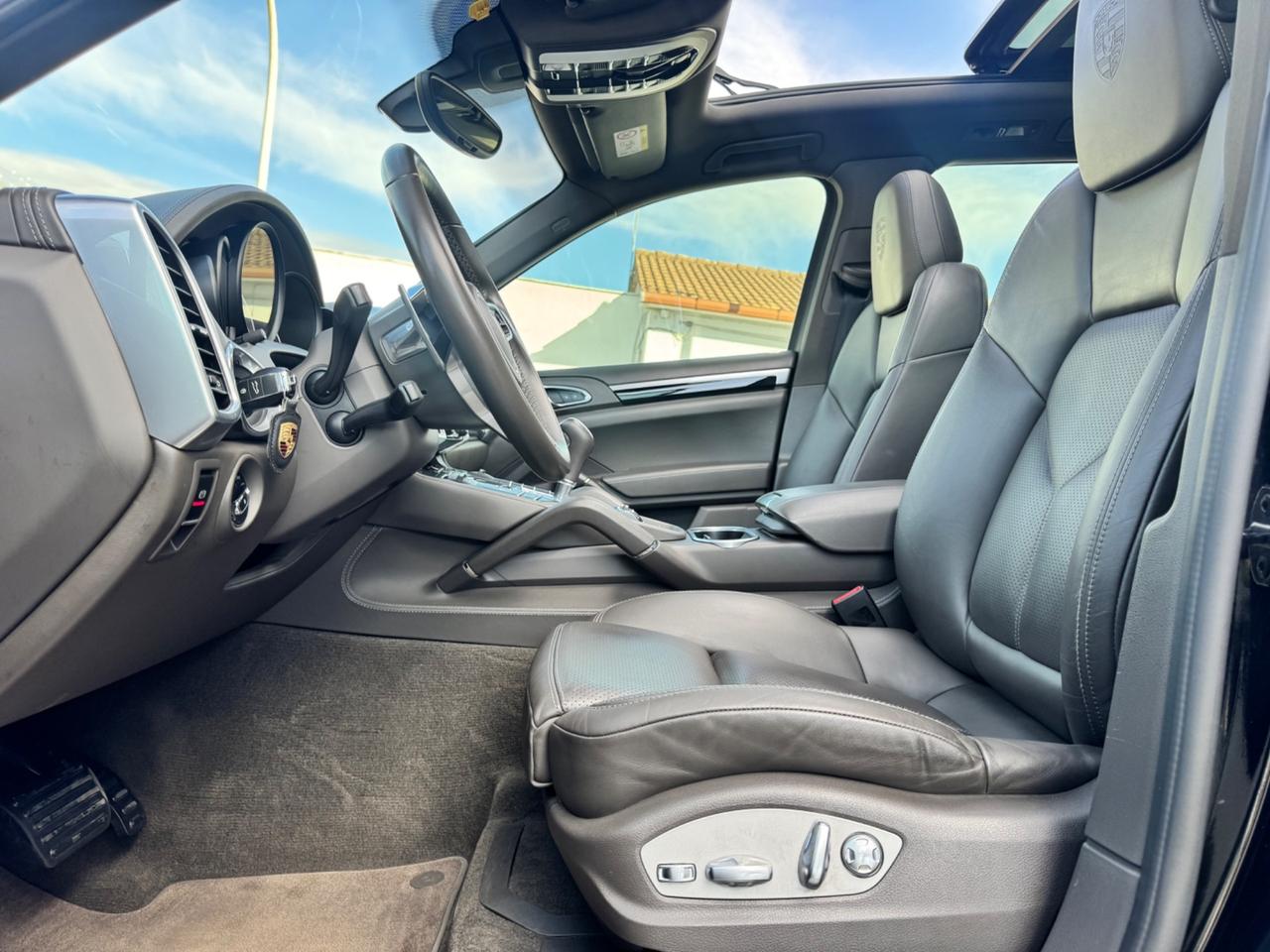 Porsche Cayenne 3.0 Diesel Platinum Edition open edition Porsche approved
