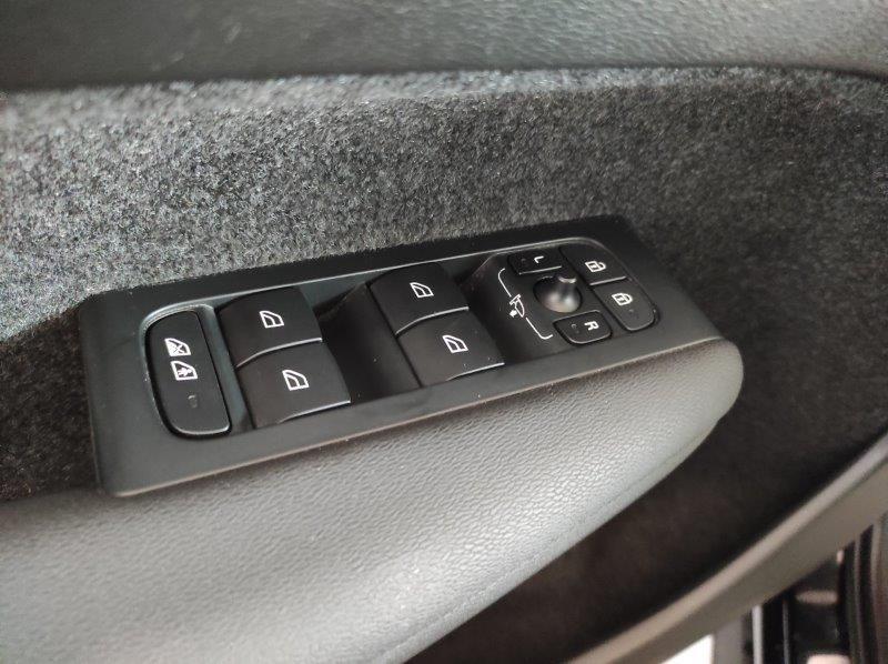 VOLVO XC40 (2017-->) - XC40 T5 Recharge Plug-in Hybrid automatico Core