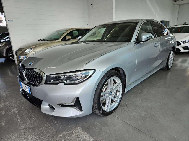 BMW 330 Berlina 330i Luxury CV 258 auto