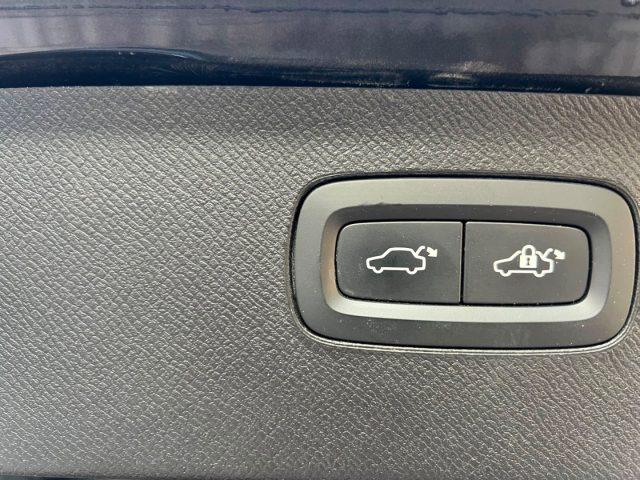 VOLVO XC90 B5 (d) AWD automatico 7 posti Momentum Pro