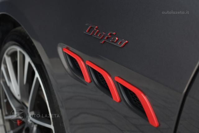 MASERATI Quattroporte V8 580 CV Trofeo