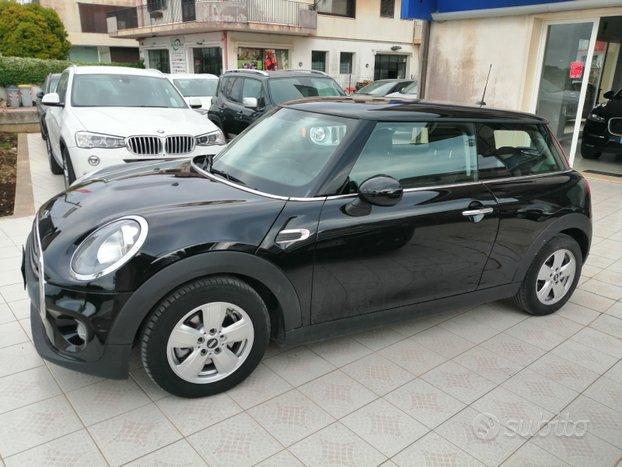 MINI 1.5 COOPER D BUSINESS cambio automatico