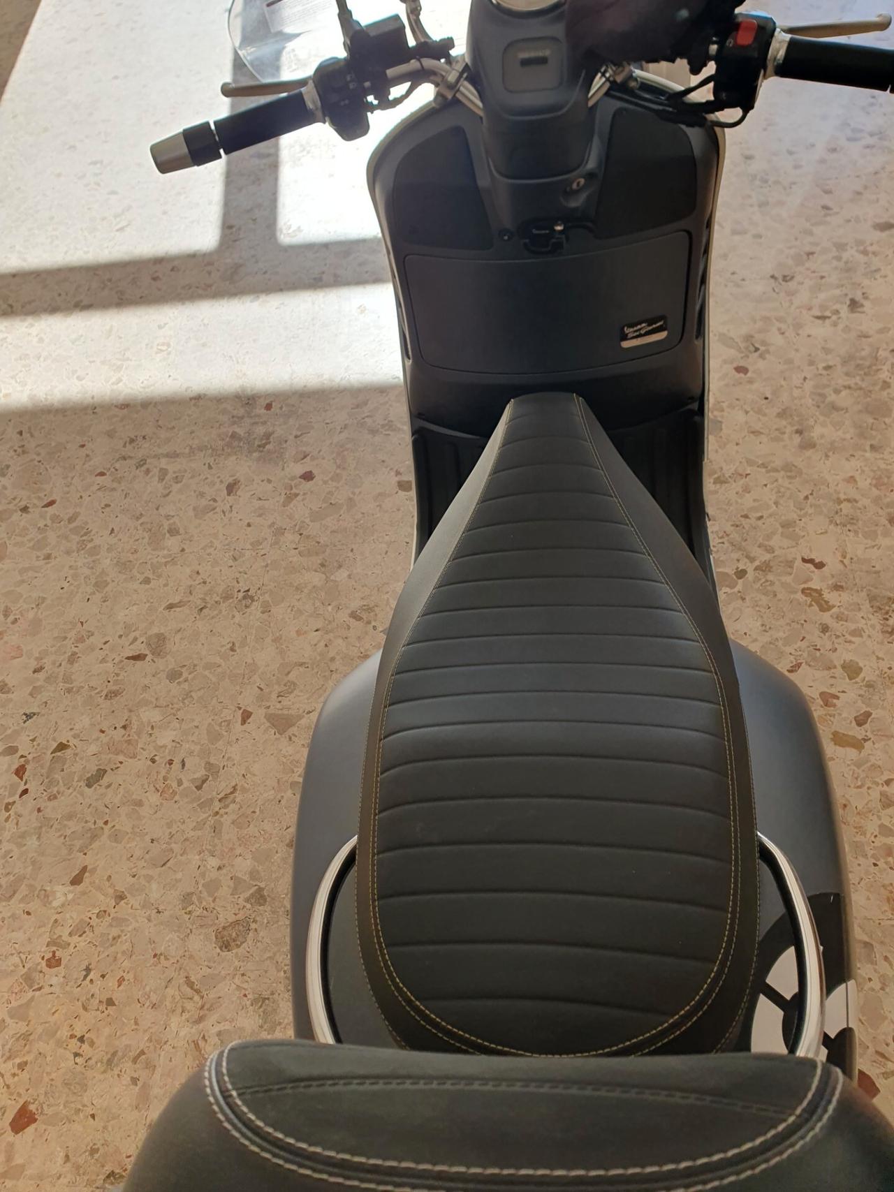 Piaggio Vespa 6 Giorni km 13000 anno 21 blocca cavoletto