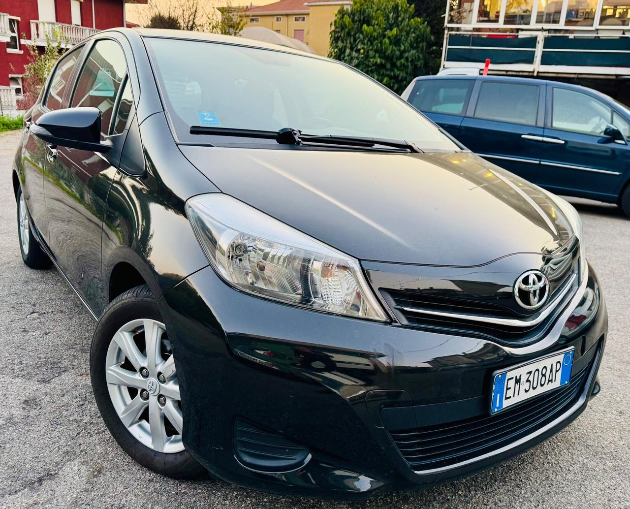 Toyota Yaris 1.3 5 porte Lounge Ok Neopatentati