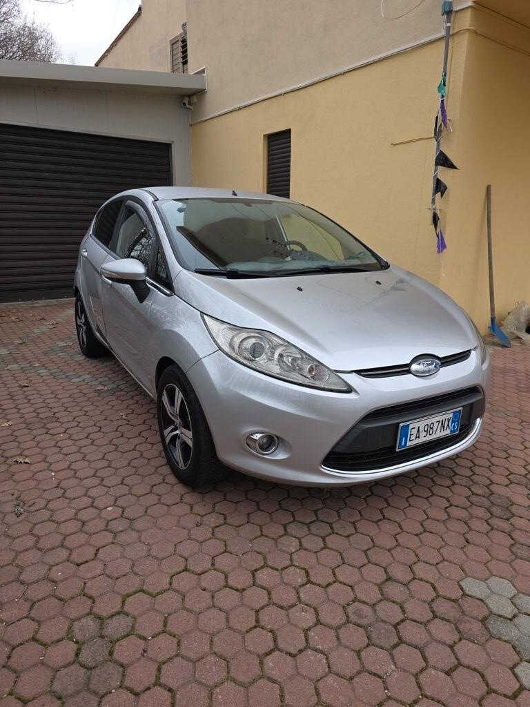 Ford Fiesta 1.6 TDCi 90CV 5 porte DPF Titanium