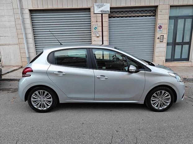 PEUGEOT 208 1.2 Benzina 5 porte - 11/2018