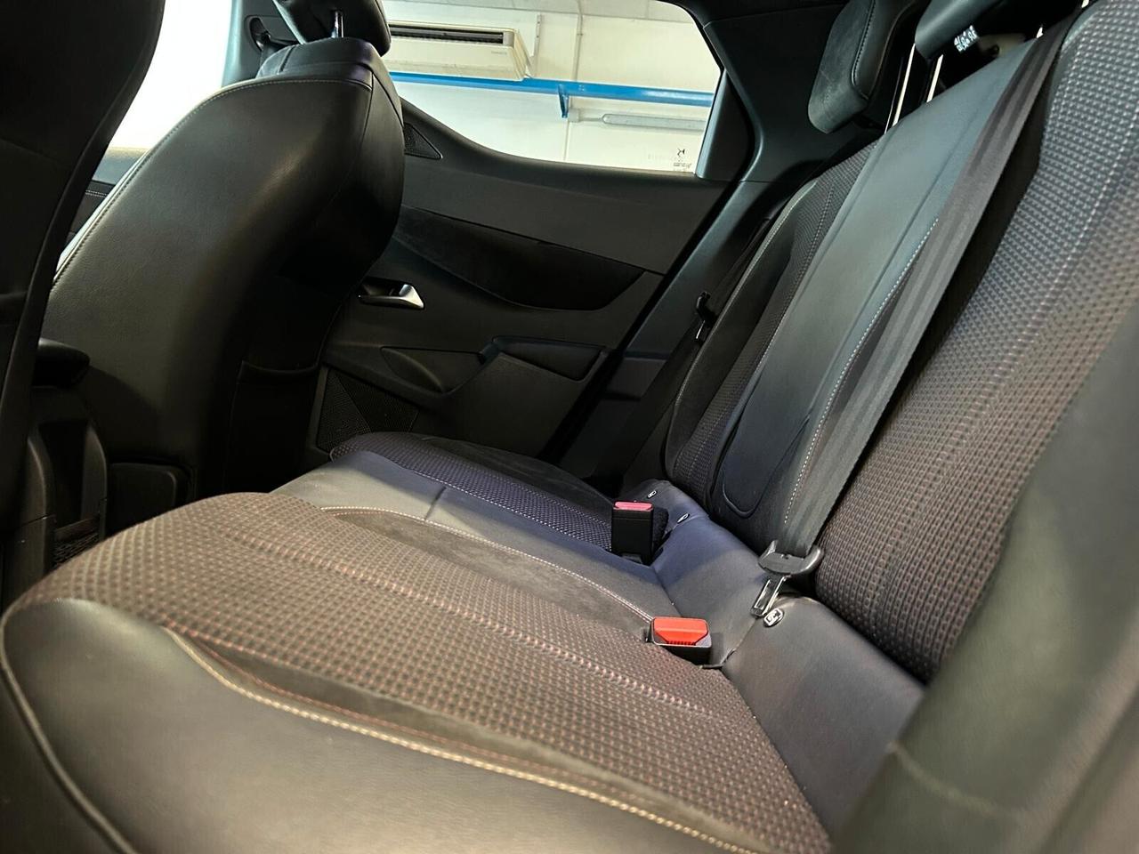 Ds DS3 Crossback PERFORMANCE LINE PureTech 130 aut. SPOTICAR