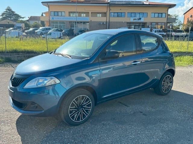 Lancia Ypsilon 1.0 Hybrid Oro neopatentati