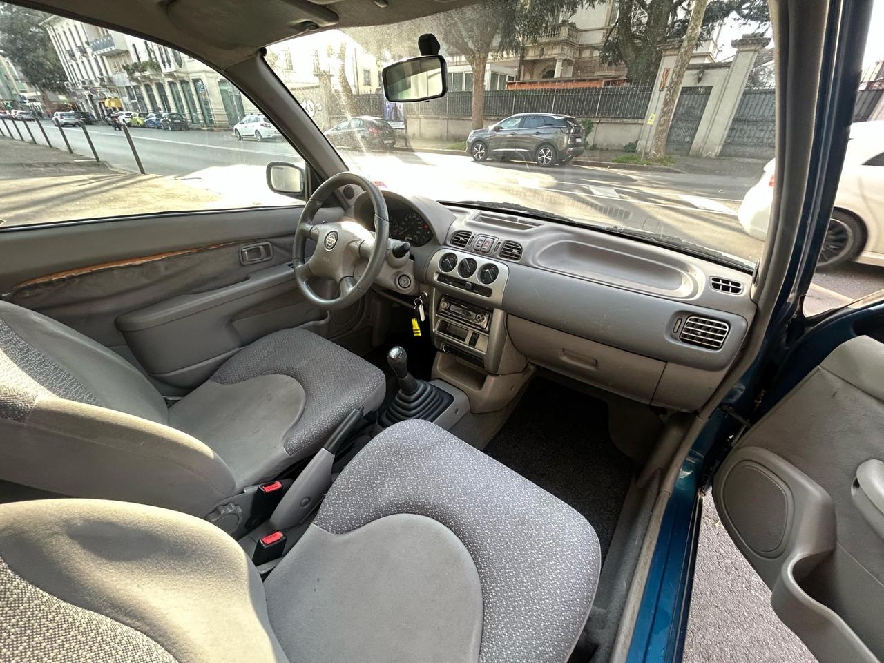 Nissan Micra 1.0i 16V cat 3 porte Luxury NEOPATENTATI