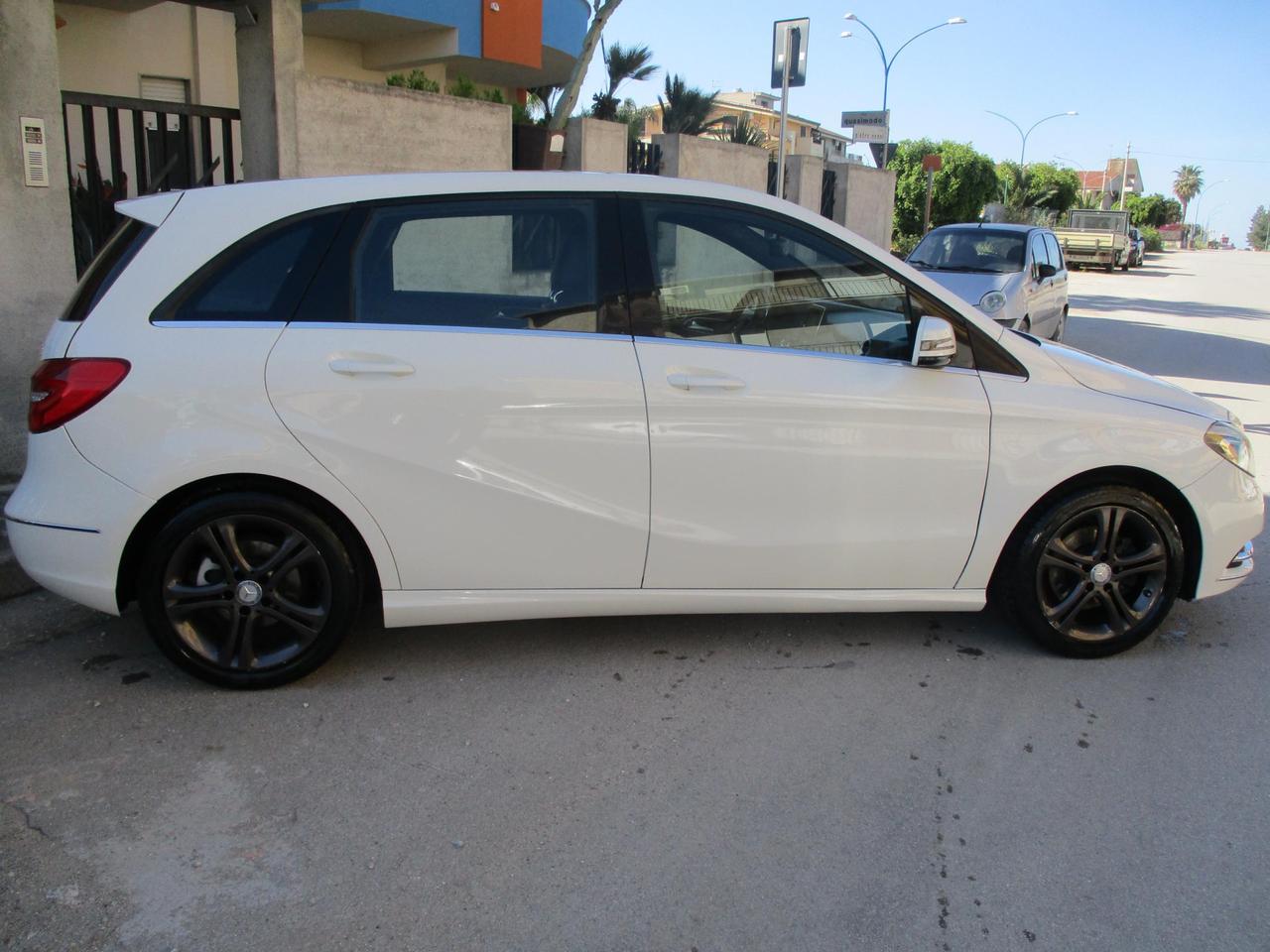 MERCEDES-BENZ B 180 CDI Premium