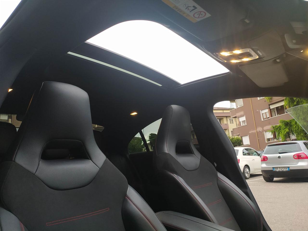 Mercedes-Benz CLA 220 Premium