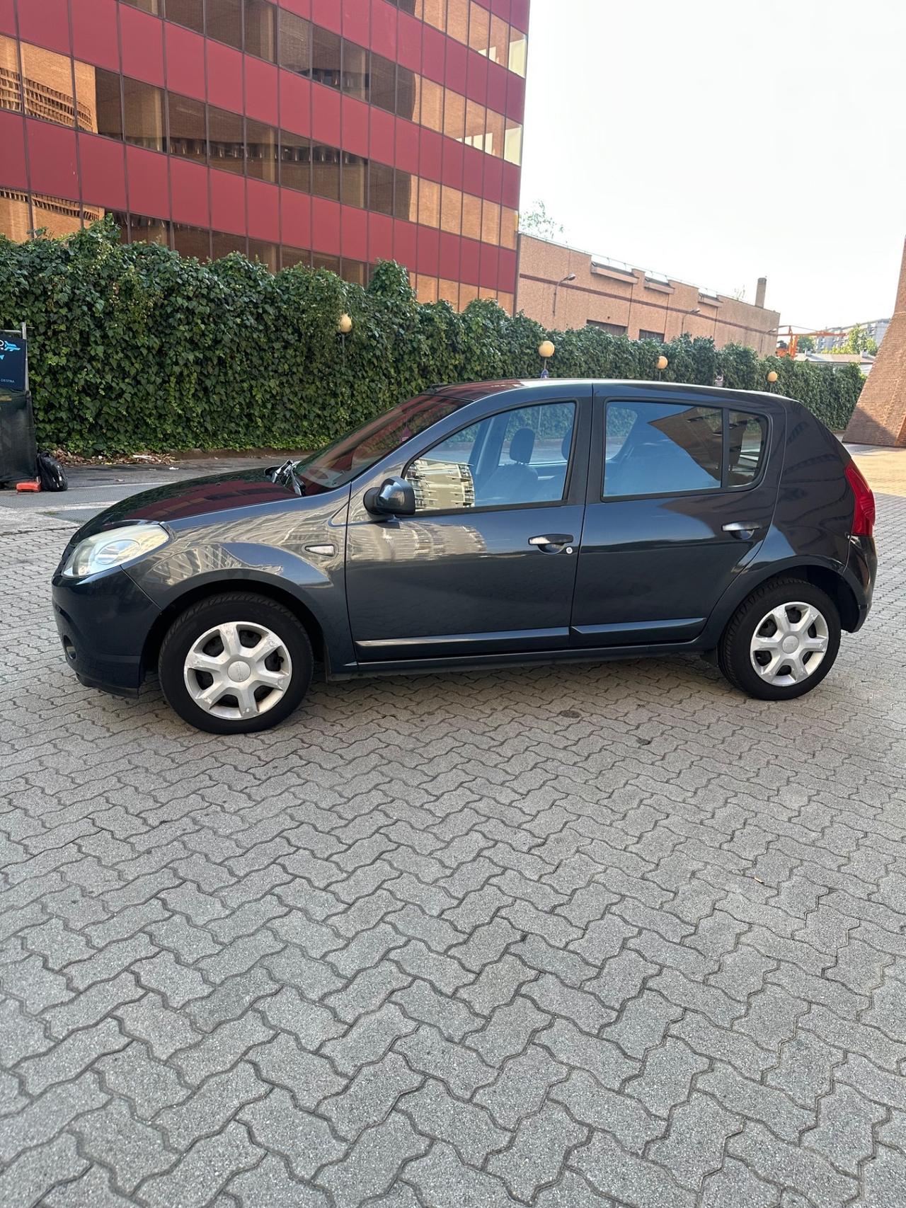 Dacia Sandero 1.4 8V GPL Lauréate
