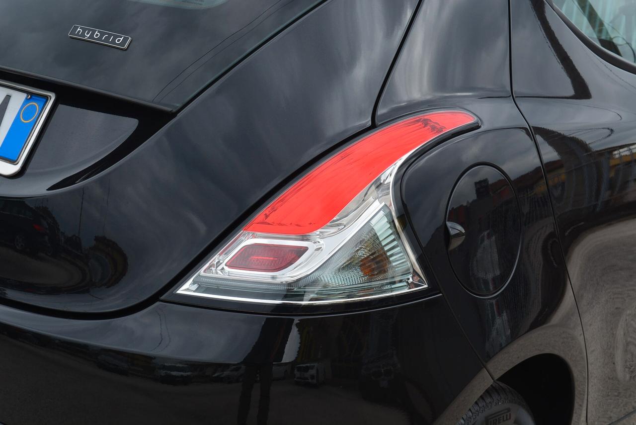 Lancia Ypsilon 1.0 FireFly 5 porte S&S Hybrid Ecochic Gold