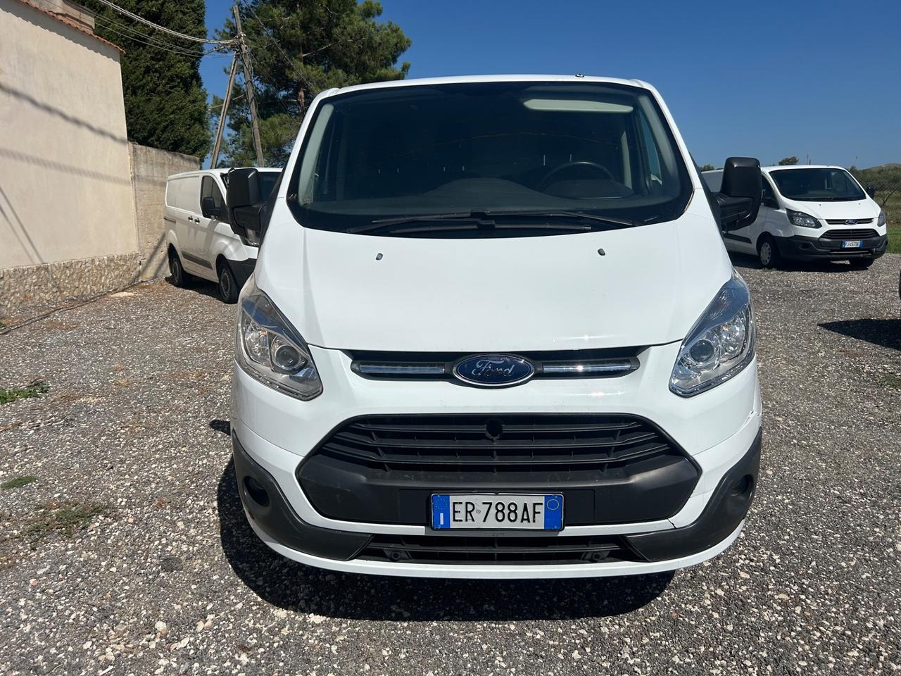 Ford Transit Custom Passo Lungo