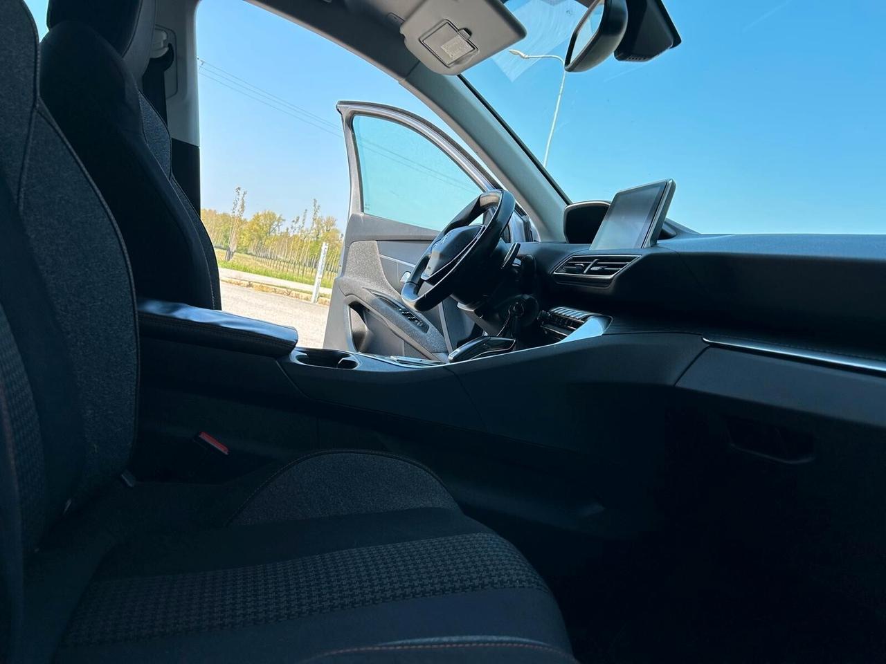 Peugeot 3008 BUSINESS BlueHDi 130 EAT8