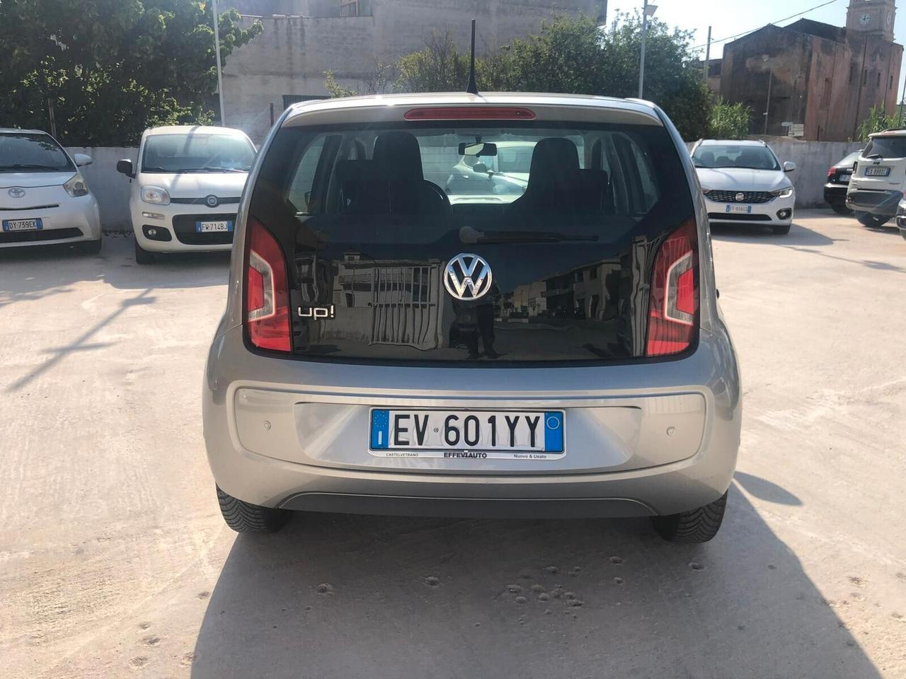 VOLKSWAGEN UP 1.0 TAKE UP! -Maggio 2014