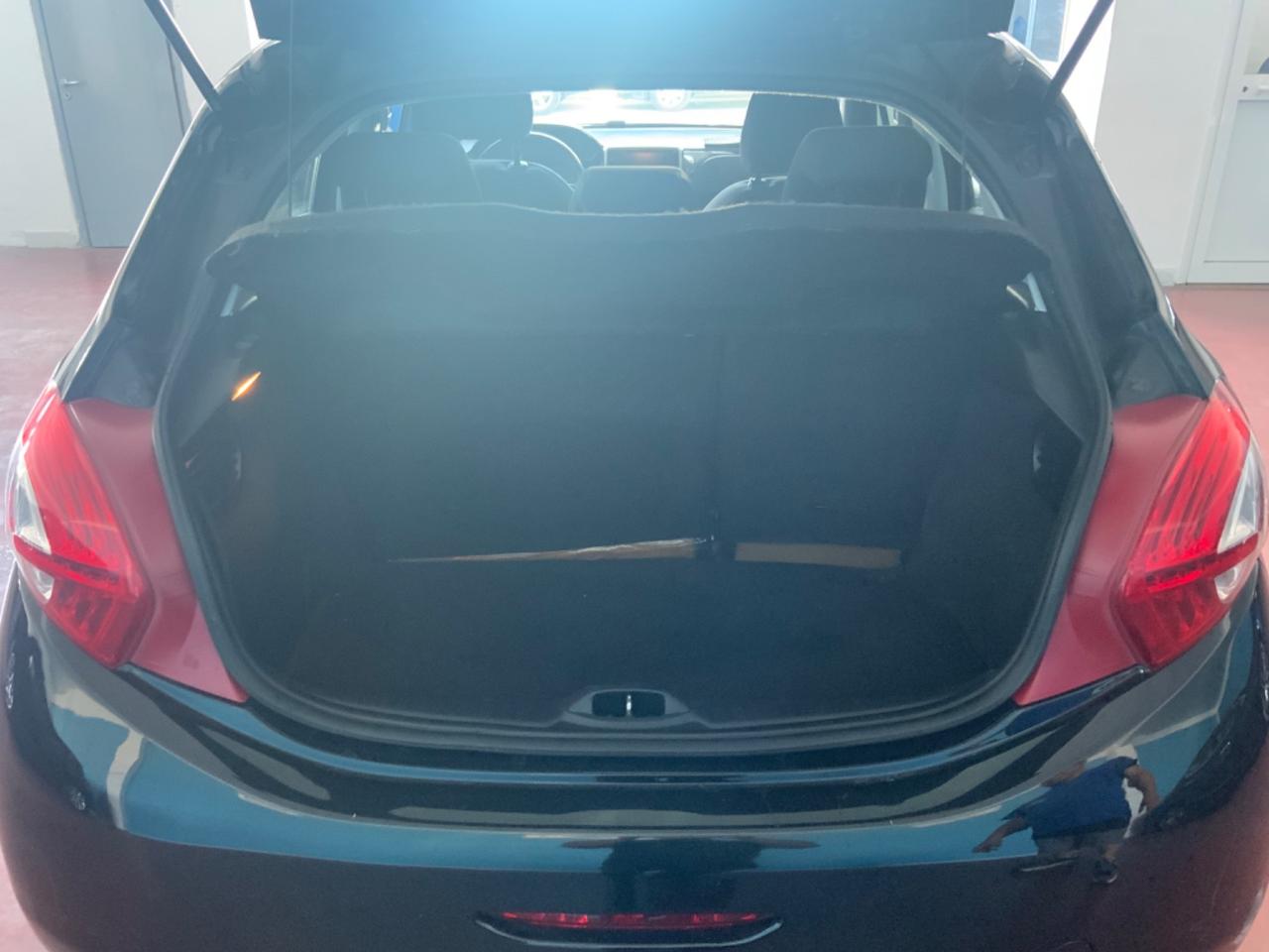 Peugeot 208 1.4 HDi 68 CV 5 porte Active