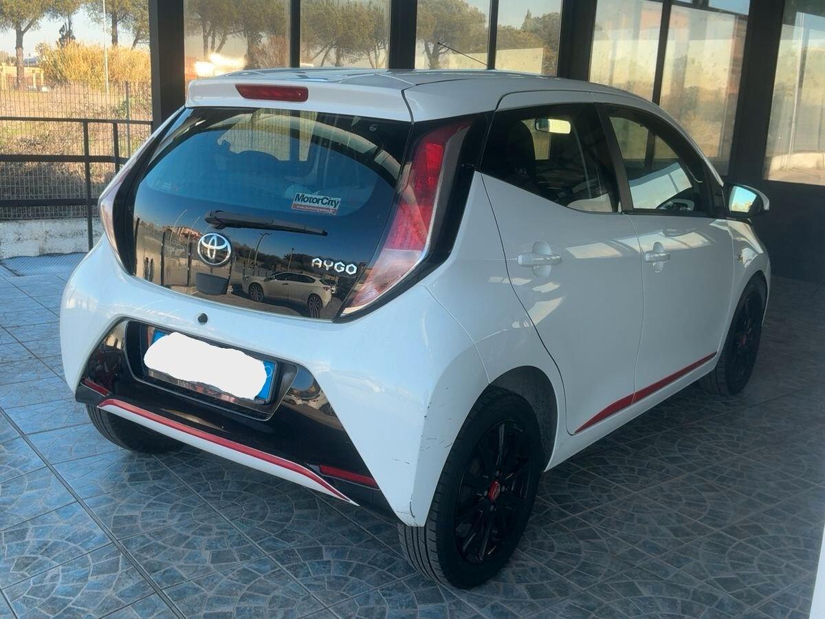 Toyota Aygo 1.0 VVT-i 69 CV 5 porte x-play