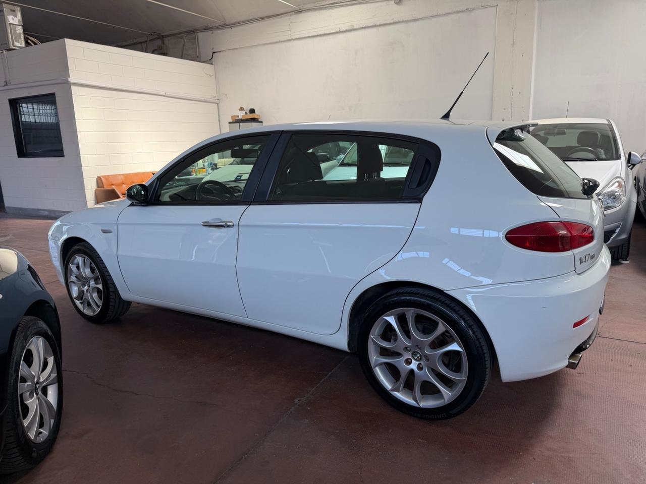 Alfa Romeo 147 1.6 twin spark Black Line GPL