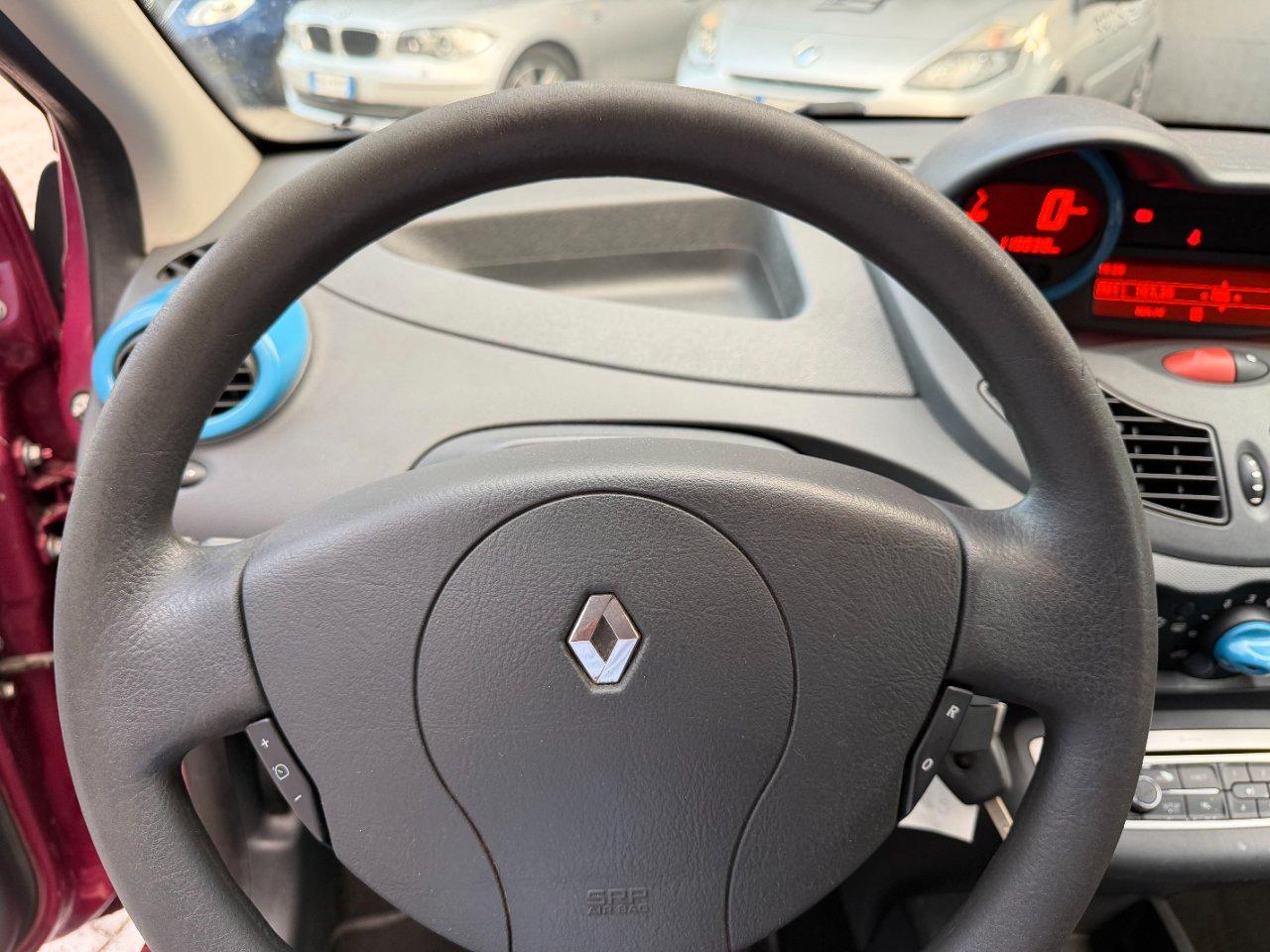 Renault Twingo 1.2 Live 75cv IDONEA NEOPATENTATI EURO 5