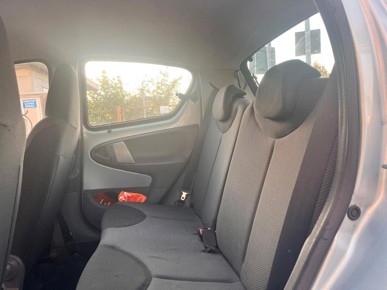 Toyota Aygo 1.0 12V VVT-i 5 porte Neopatentati