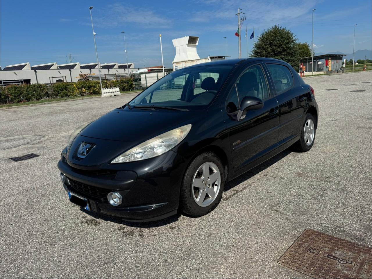 Peugeot 207 1.4 8V 75CV 5p. X Line