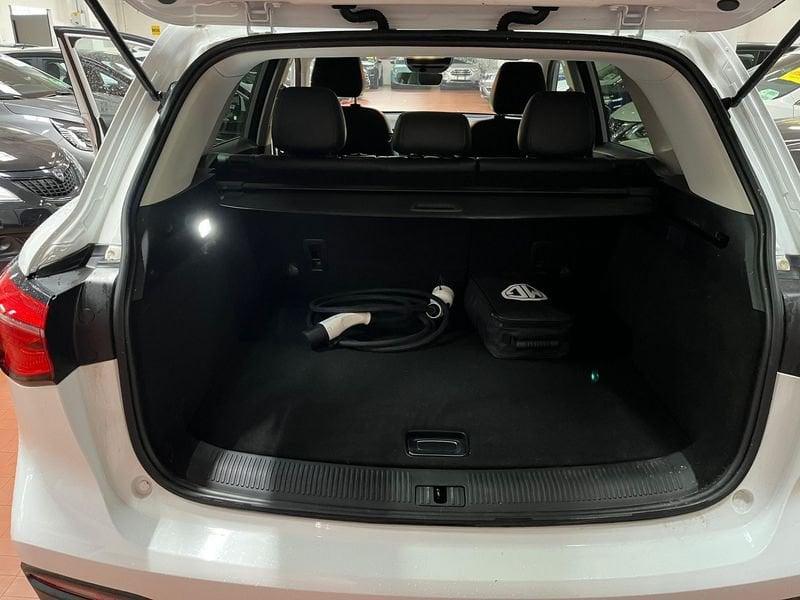 MG EHS Plug-in Hybrid Luxury