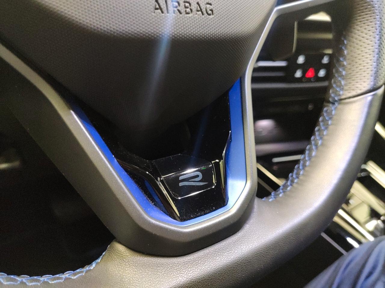 Volkswagen Golf GTI 2.0 TSI R DSG 4Motion Black Edition