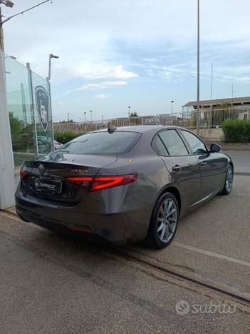 ALFA ROMEO Giulia 2.2 Turbodiesel 160 CV AT8 Bus