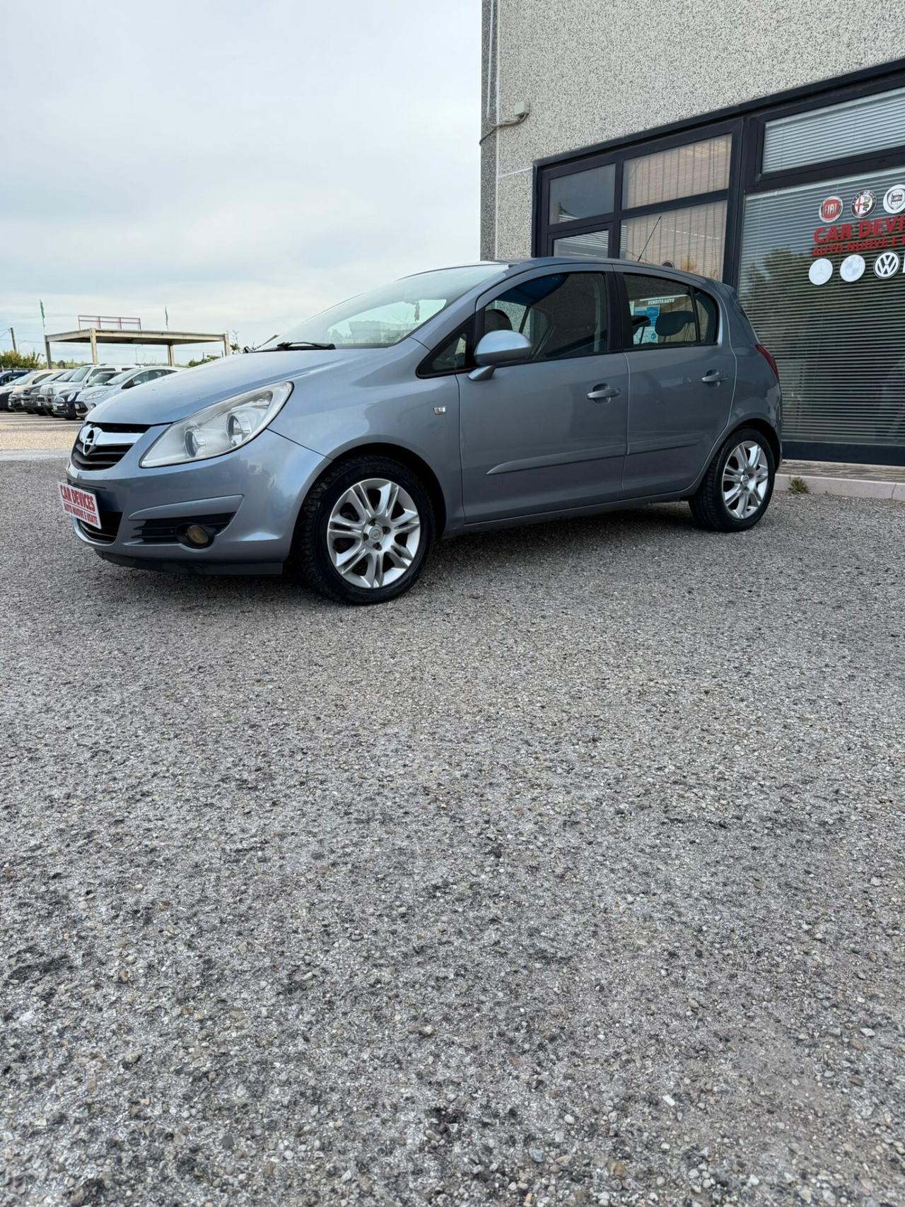 Opel Corsa GPL - GARANZIA - NEOPATENTATI