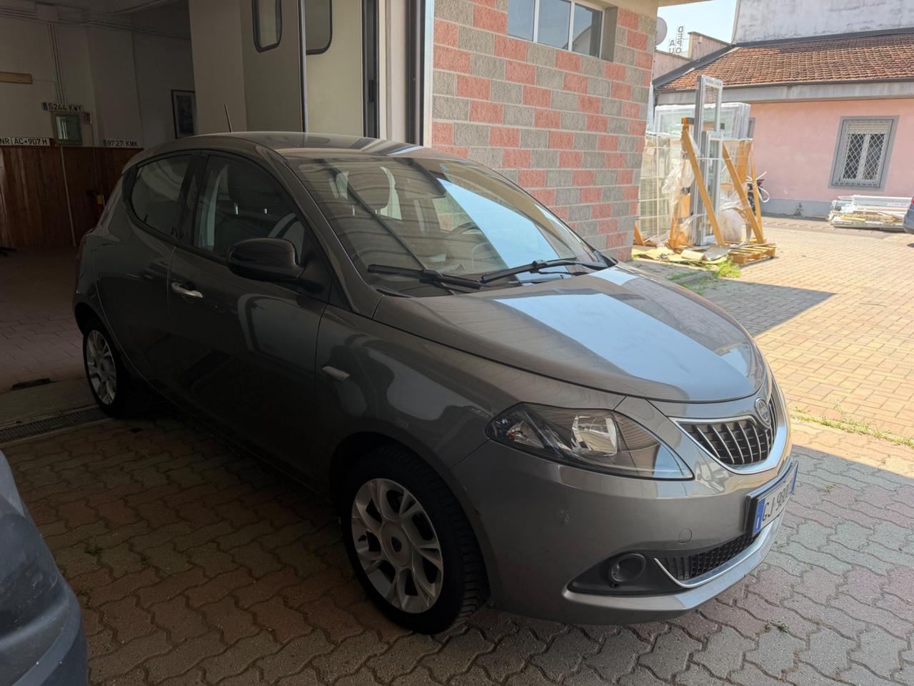 Lancia Ypsilon 1.0 FireFly 5 porte S&S Hybrid Gold