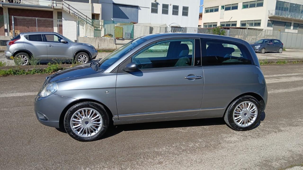 Lancia Ypsilon 1.2 Argento