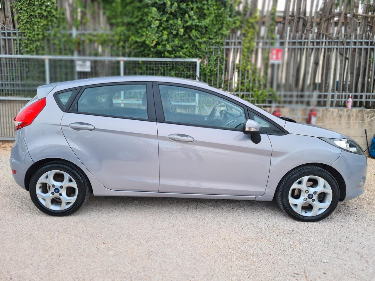 Ford Fiesta 1.4 TDCi 70CV 5 porte Titanium