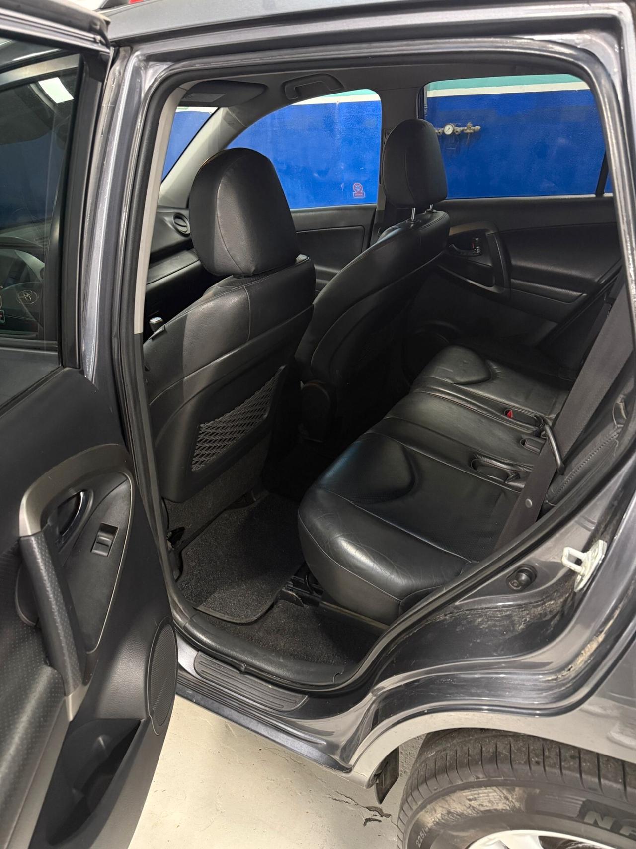 Toyota RAV 4 RAV4 2.2 D-4D 4WD Style