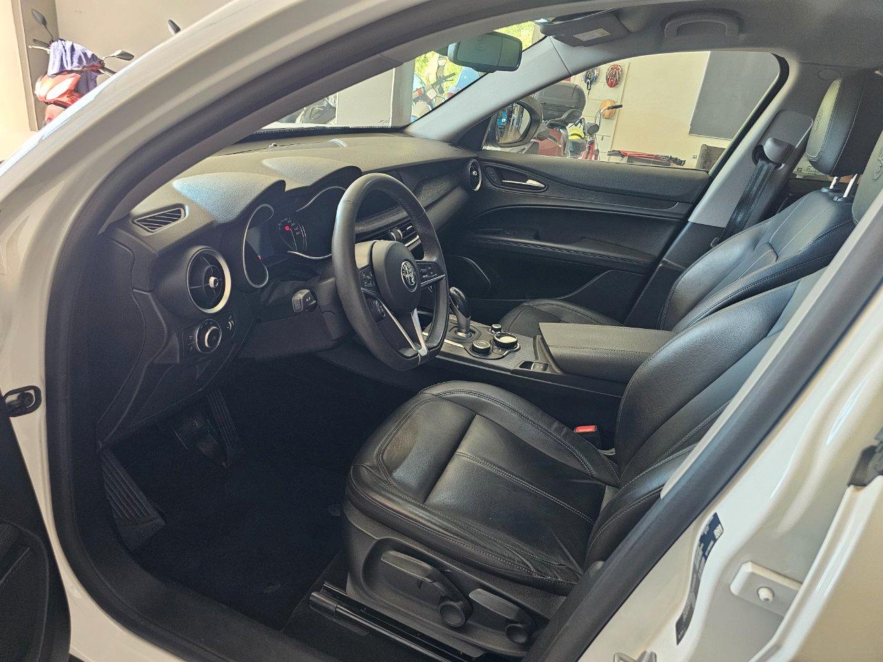 Alfa Romeo Stelvio 2.2 t Sport Tech rwd 160cv auto