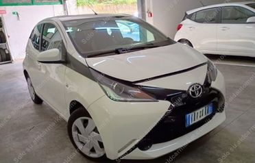 TOYOTA Aygo 1.0 VVT-i 69 CV 5 porte x-business