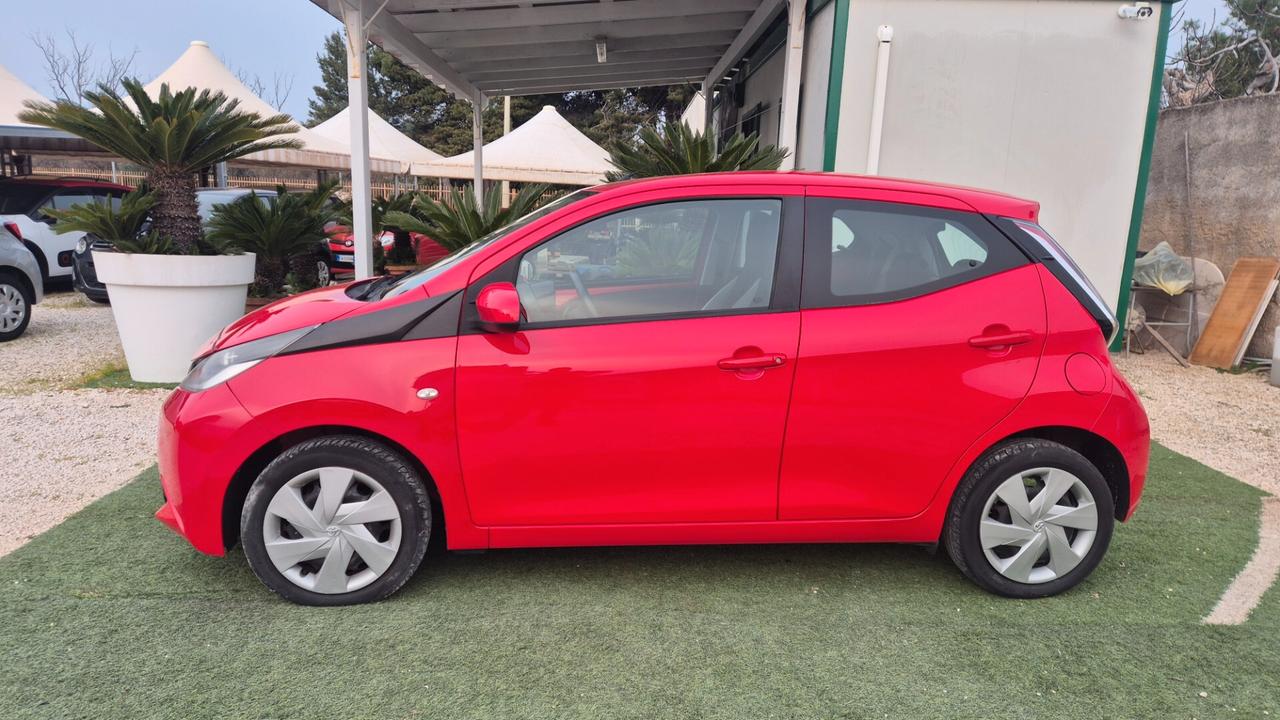 Toyota Aygo 1.0 VVT-i 69 CV 5 porte x-cool