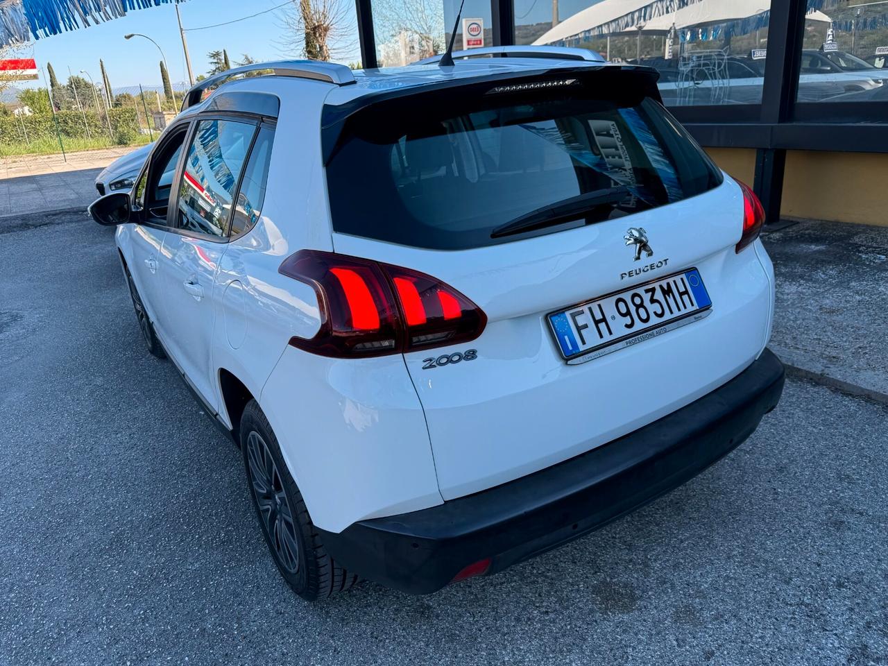 Peugeot 2008 BlueHDi 100 Allure