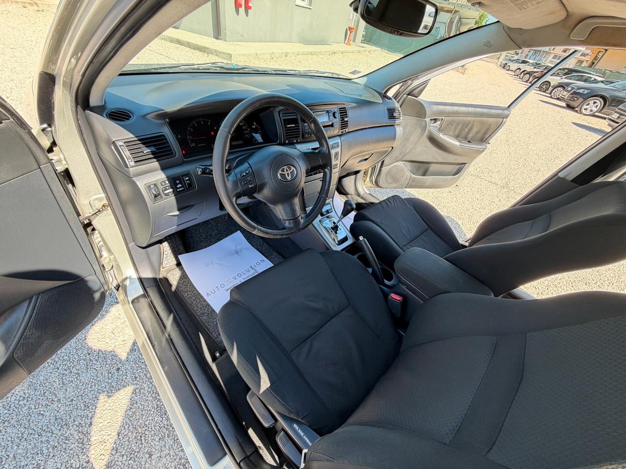 Toyota Corolla 1.4 D-4D 90 cv 5 p automatica 284.610 km