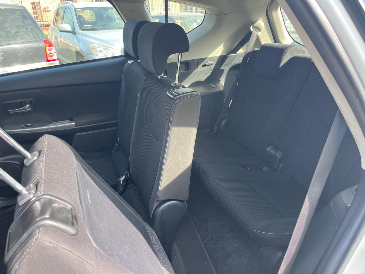 Toyota Prius 1.8 AWD Lounge