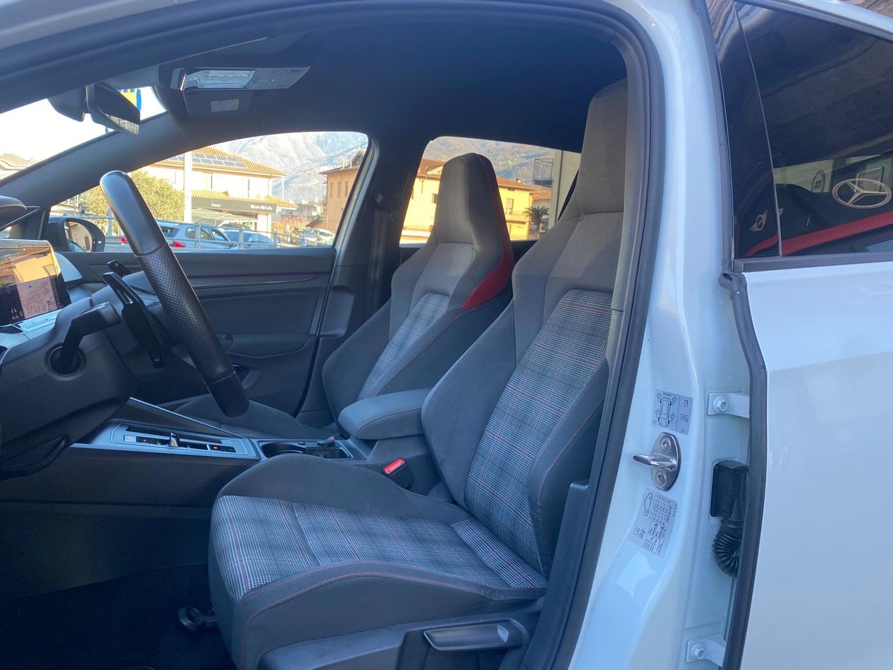 Volkswagen Golf GTI 2.0 TSI DSG 19” IQ-LIGHT Fendinebbia