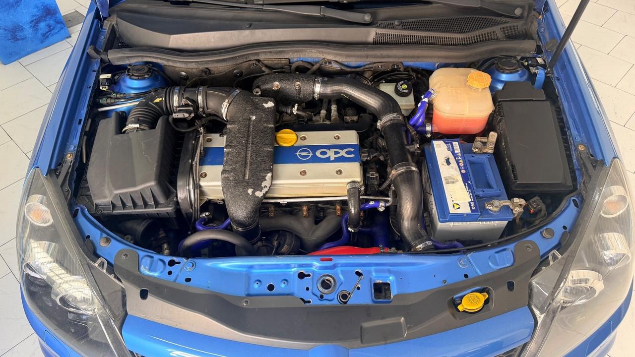 Opel Astra OPC 2.0 T 240CV