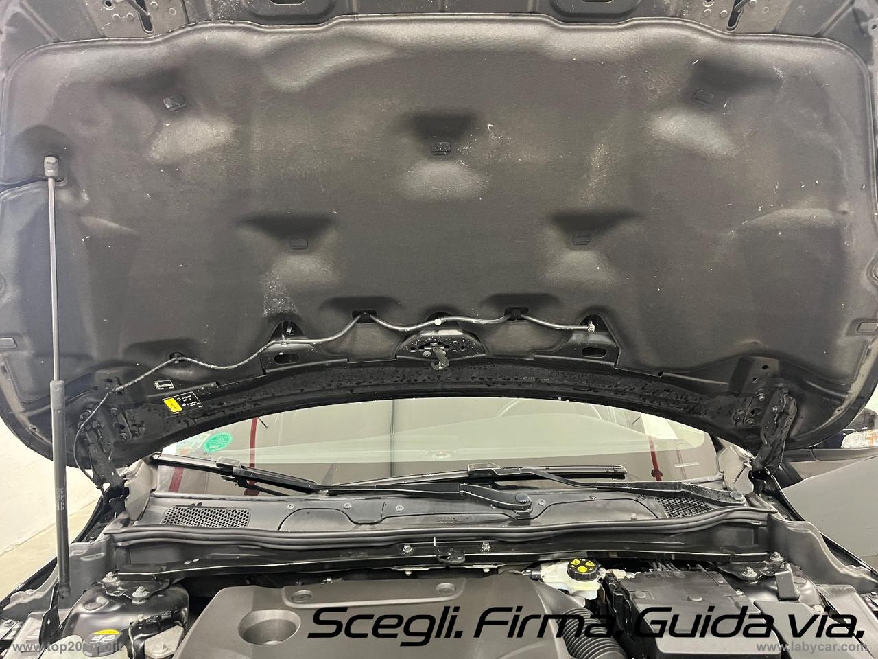 VOLVO V40 Cross Country D2 Kinetic|GANCIO TRAINO