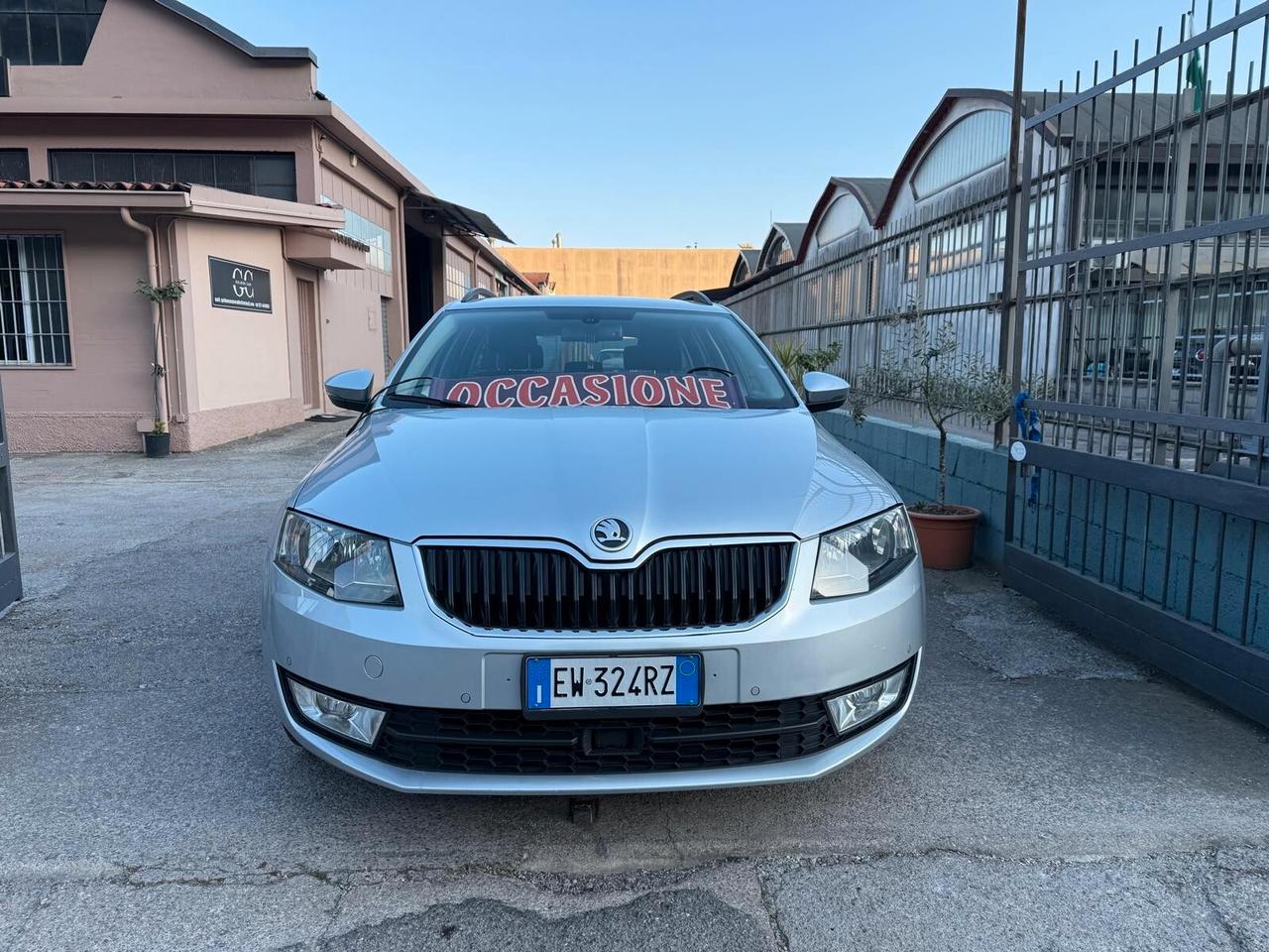 SKODA OCTAVIA 1.6 TDI DSG Wagon EXECUTIVE