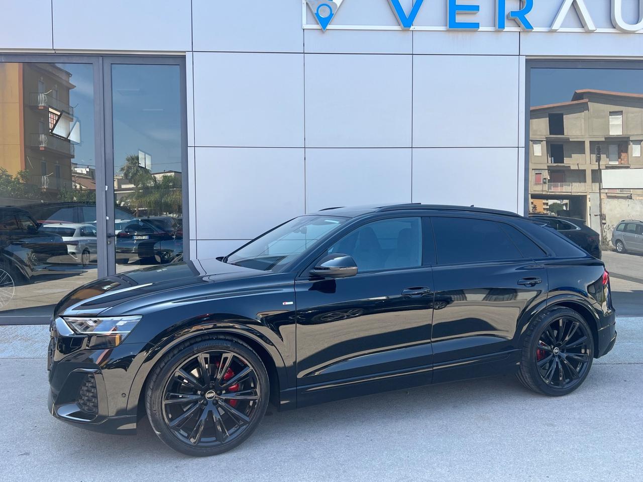 Audi Q8 50 TDI S-Line possibilità noleggio no scoring