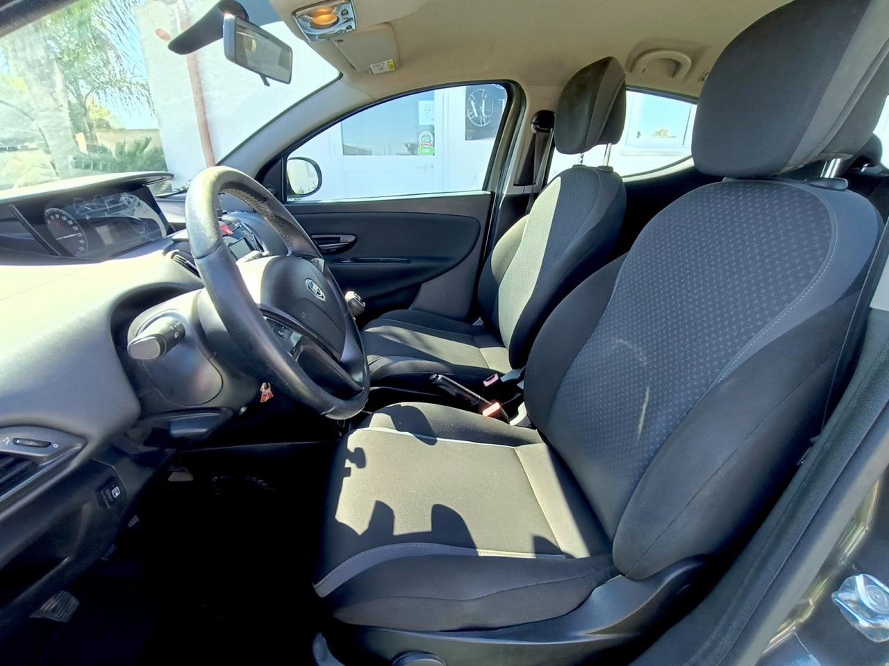 Lancia Ypsilon 1.2 69 CV 5 porte GPL Ecochic Silver - 2015