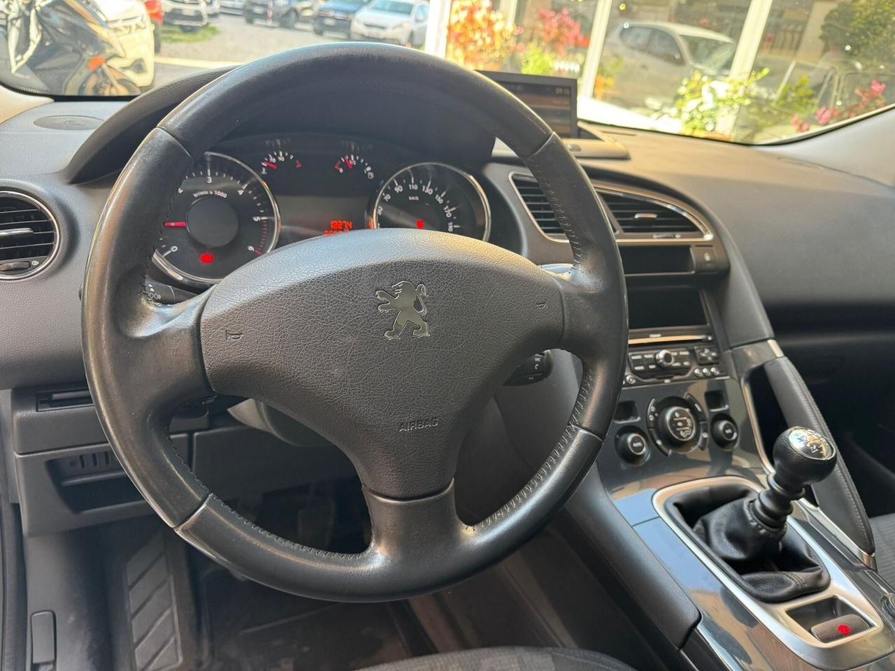 PEUGEOT 3008 1.6 HDi 112CV Business