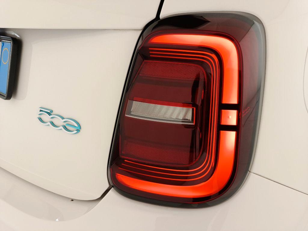 FIAT 500e - 500e Berlina 23,65 kWh Action