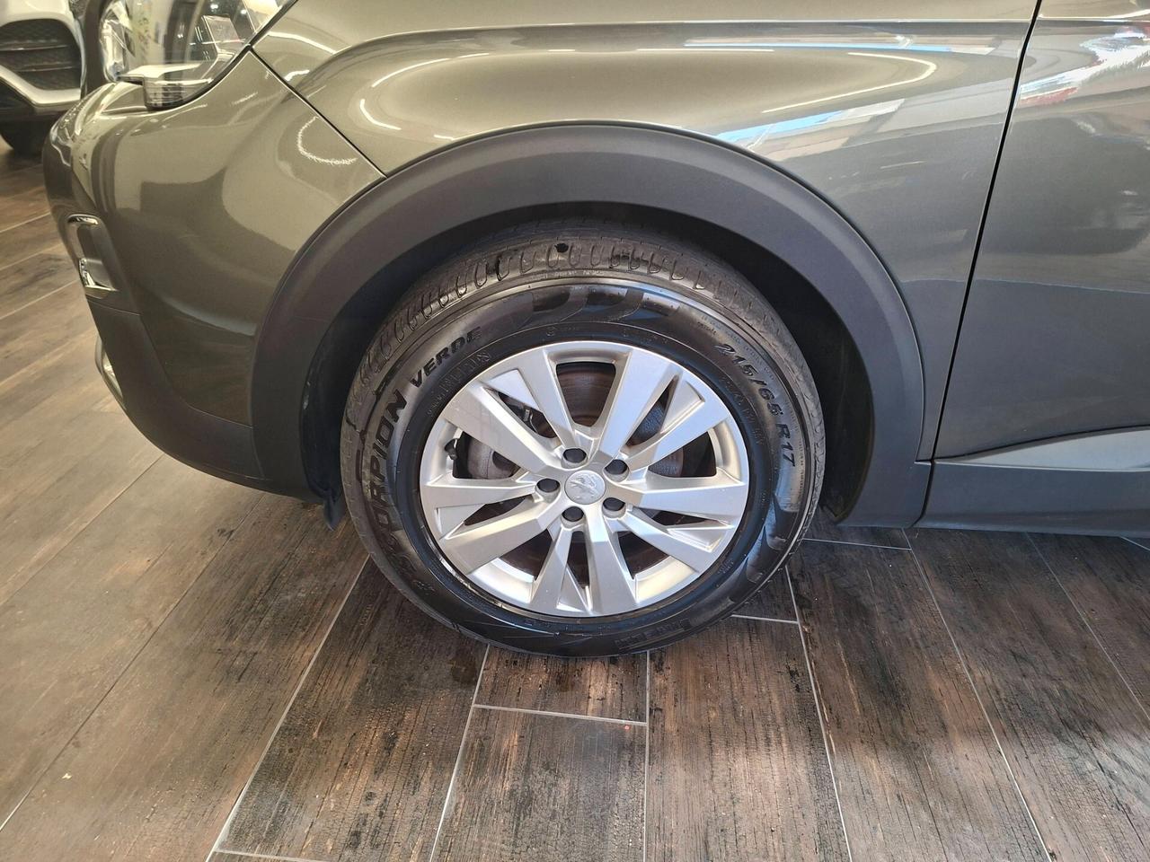 Peugeot 3008 BlueHDi 130 S&S EAT8 Business