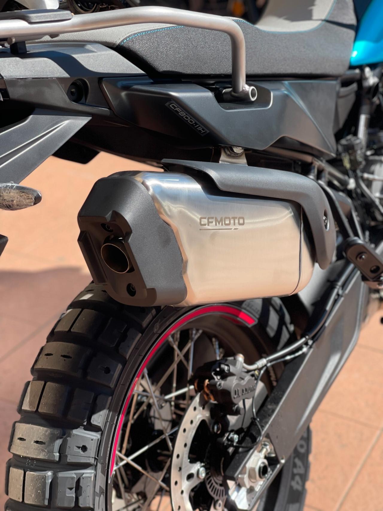 CFMOTO MT-X 800